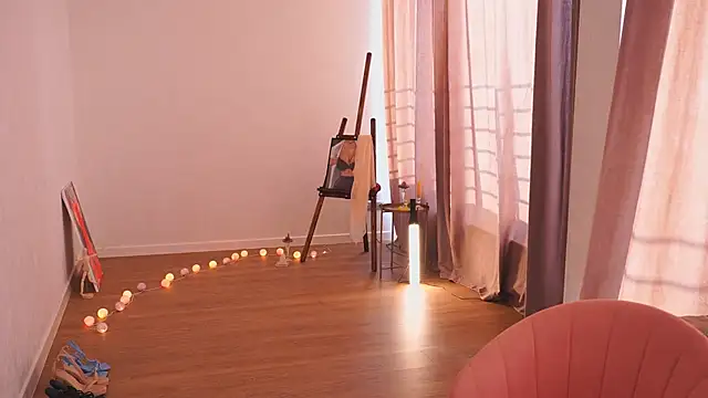 Snapshot of hereandnows_ chatting on February 1, 2025, 7:36 am hereandnows online show from February 1, 2025, 7:36 am