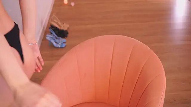 Snapshot of hereandnows_ chatting on February 21, 2025, 7:12 am hereandnows online show from February 21, 2025, 7:12 am