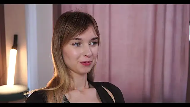 Snapshot of hereandnows_ chatting on September 20, 2025, 2:45 am hereandnows online show from September 20, 2025, 2:45 am