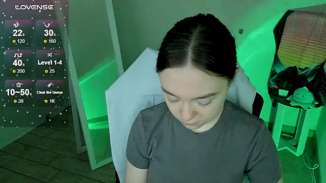 Snapshot of Florence_meow chatting on October 3, 2025, 6:32 am Florence meow online show from October 3, 2025, 6:32 am