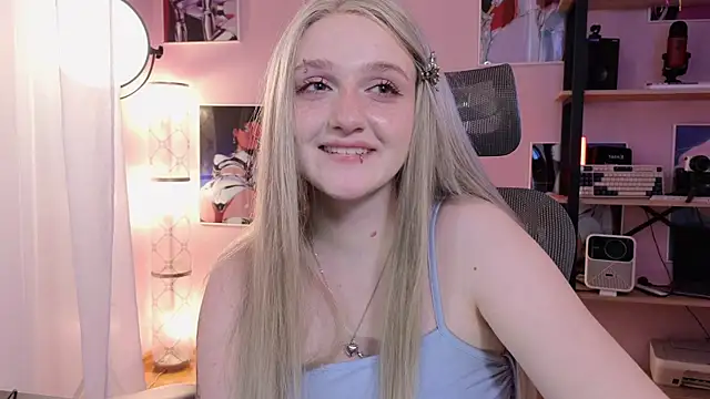 ELLIEJAY online show from May 8, 2026, 5:35 am