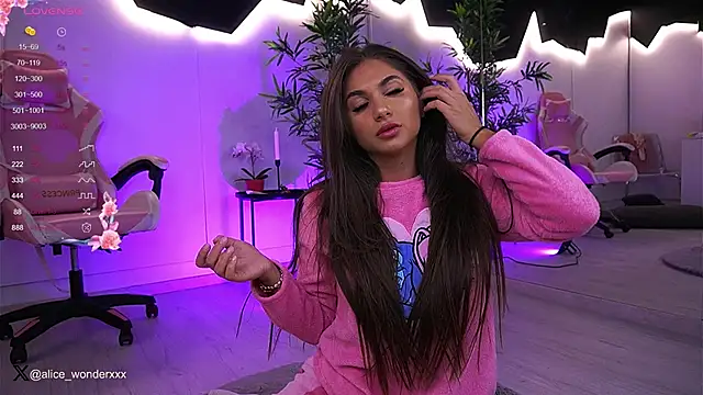 VanessaSimon online show from December 26, 2024, 6:09 am