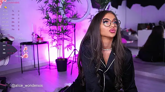 VanessaSimon online show from February 2, 2025, 6:48 am