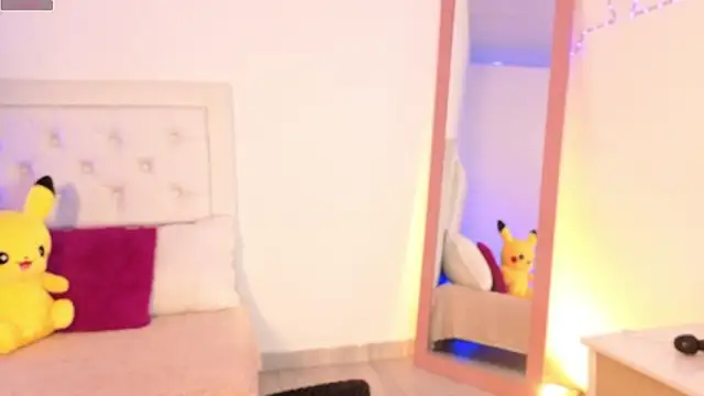 Snapshot of little_kawaiigirl_ chatting on January 15, 2026, 11:52 pm little kawaiigirl online show from January 15, 2026, 11:52 pm