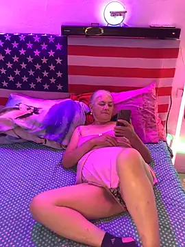 Snapshot of Grandma_Mature23 chatting on March 20, 2025, 2:08 am Grandma Mature23 online show from March 20, 2025, 2:08 am