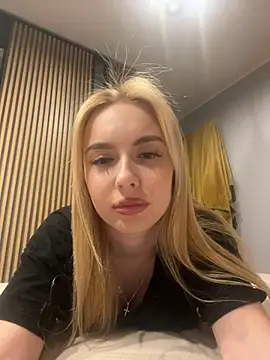 Snapshot of Nicole_blonde0 chatting on February 6, 2025, 9:06 pm Nicole blonde0 online show from February 6, 2025, 9:06 pm