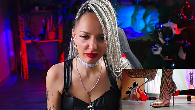 MonicaMaxwel online show from January 13, 2025, 12:24 pm