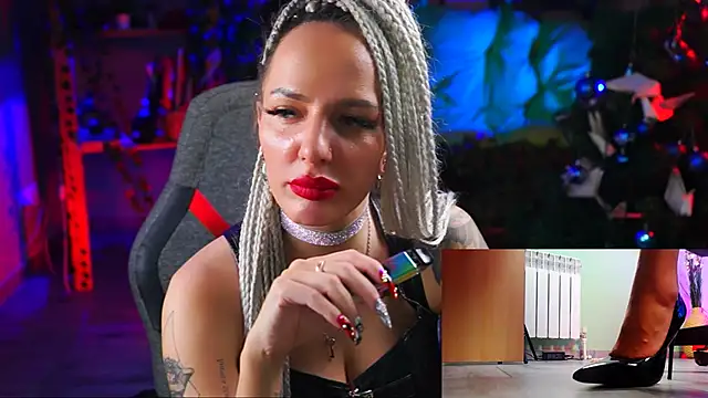 MonicaMaxwel online show from January 13, 2025, 3:26 pm