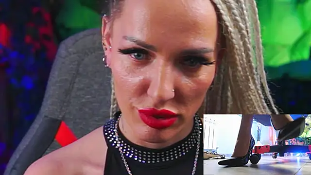 MonicaMaxwel online show from January 20, 2025, 3:39 pm