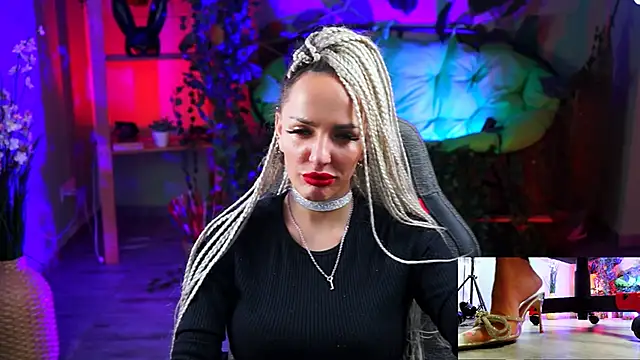 MonicaMaxwel online show from January 27, 2025, 5:15 pm