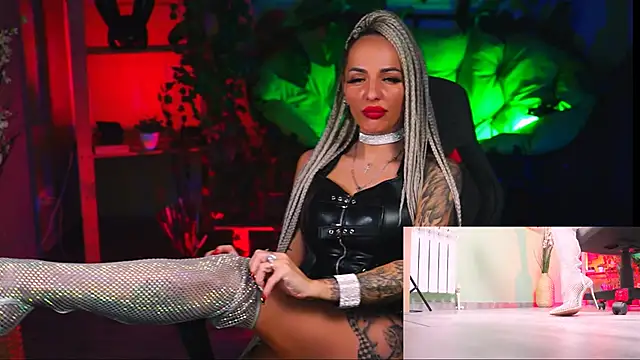 MonicaMaxwel online show from January 29, 2025, 5:02 pm