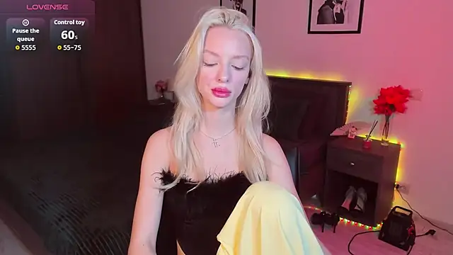 AleksaBlonde online show from October 9, 2025, 11:41 am