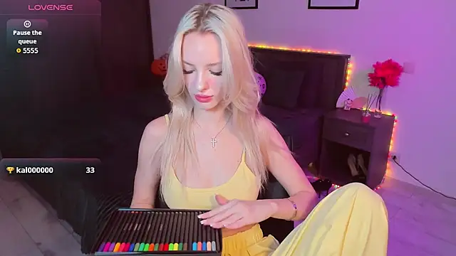 AleksaBlonde online show from November 7, 2025, 6:02 am