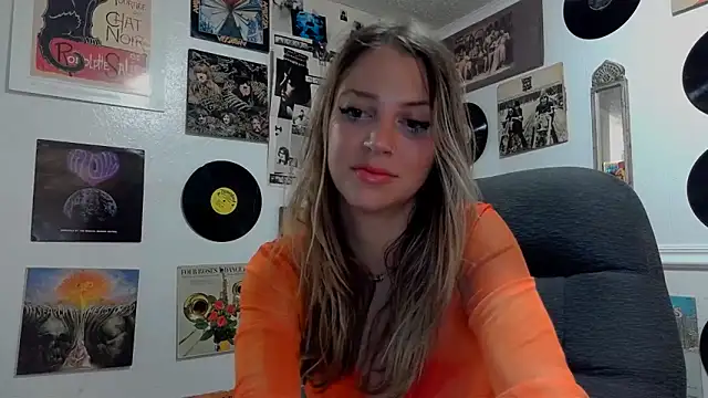 Snapshot of molly_witha_chance chatting on January 18, 2025, 2:25 am molly witha chance online show from January 18, 2025, 2:25 am