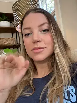 Snapshot of molly_witha_chance chatting on January 30, 2025, 7:48 pm molly witha chance online show from January 30, 2025, 7:48 pm