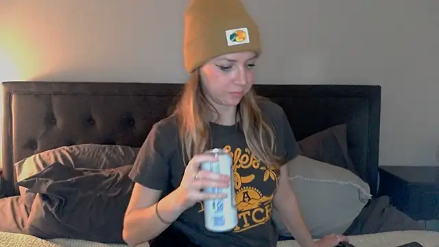 Snapshot of molly_witha_chance chatting on February 22, 2025, 4:40 am molly witha chance online show from February 22, 2025, 4:40 am