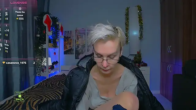 Snapshot of HelgaHimmell chatting on December 24, 2024, 7:22 pm HelgaHimmell online show from December 24, 2024, 7:22 pm