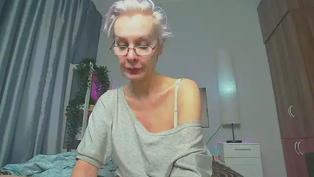 Snapshot of HelgaHimmell chatting on March 1, 2025, 9:40 am HelgaHimmell online show from March 1, 2025, 9:40 am