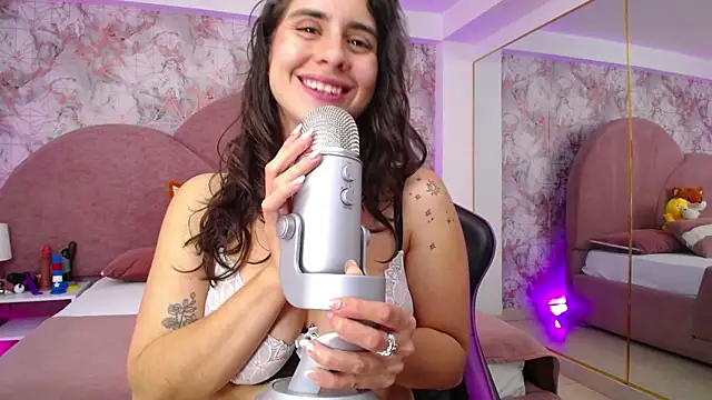 Snapshot of LexaDeRusso chatting on March 8, 2025, 12:00 am LexaDeRusso online show from March 8, 2025, 12:00 am