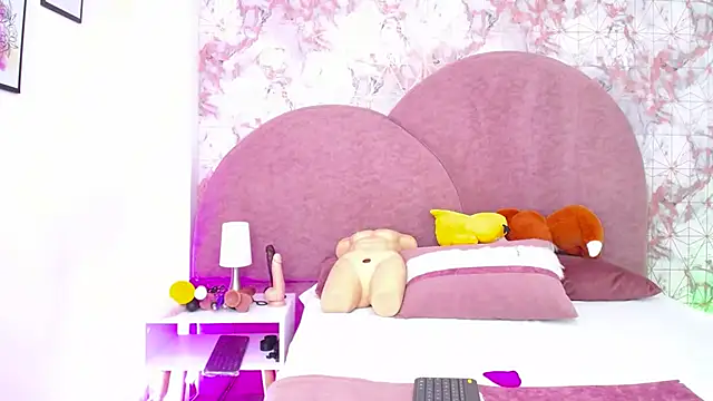 Snapshot of LexaDeRusso chatting on March 17, 2025, 7:48 pm LexaDeRusso online show from March 17, 2025, 7:48 pm