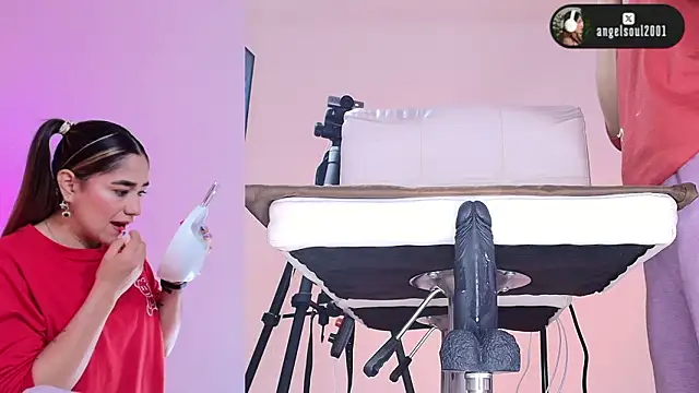 Angelst   online show from February 9, 2026, 8:29 am