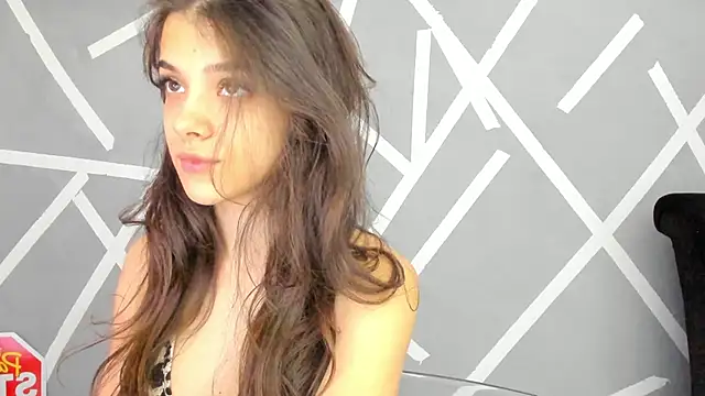 Snapshot of BabyAylin chatting on January 6, 2025, 8:03 am BabyAylin online show from January 6, 2025, 8:03 am