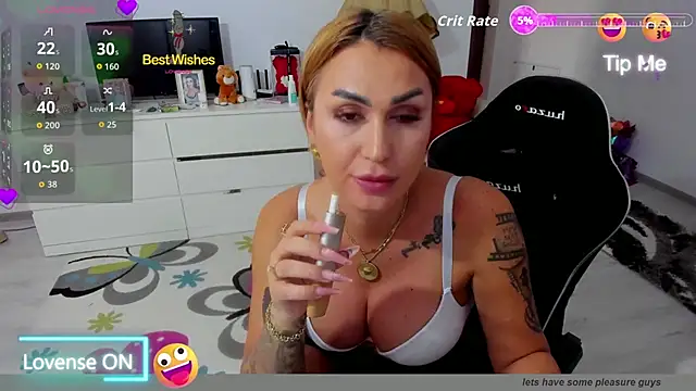 GlossyDiamondX online show from September 23, 2025, 2:42 pm