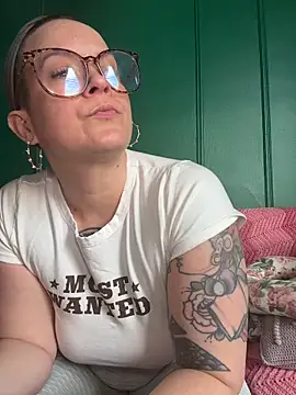 quinnmariexo online show from March 30, 2026, 6:42 pm