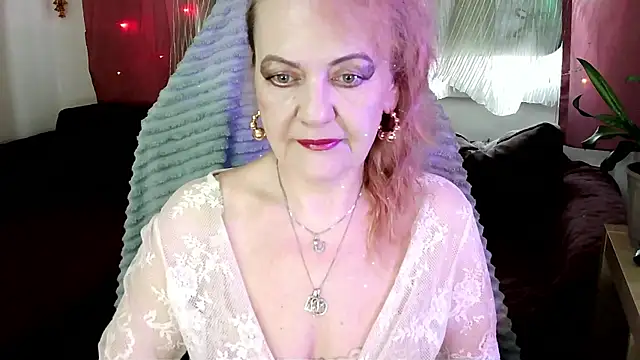 Liset Monro online show from June 4, 2026, 5:02 am