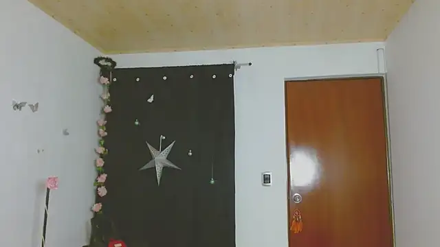 Snapshot of ella_peck chatting on February 24, 2026, 4:54 am ella peck online show from February 24, 2026, 4:54 am