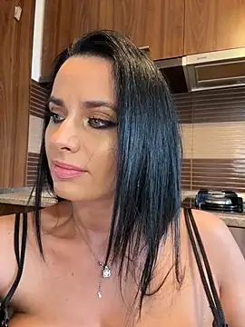 Hotmomcheckk  online show from November 6, 2025, 10:16 am