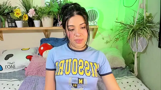 Snapshot of MiaaRose chatting on October 21, 2025, 5:46 pm MiaaRose online show from October 21, 2025, 5:46 pm