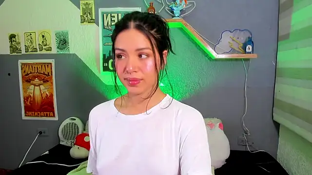 Snapshot of MiaaRose chatting on November 13, 2025, 8:08 pm MiaaRose online show from November 13, 2025, 8:08 pm