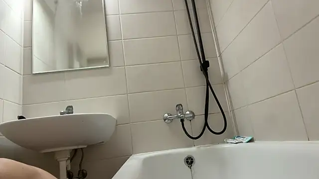 Snapshot of czruz chatting on November 6, 2025, 8:15 am czruz online show from November 6, 2025, 8:15 am