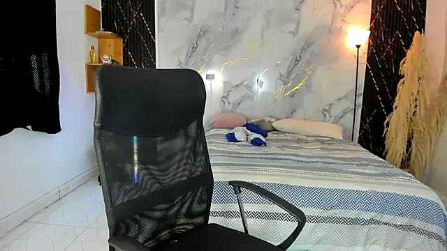 Snapshot of slim_master12 chatting on May 1, 2026, 8:35 pm slim master12 online show from May 1, 2026, 8:35 pm