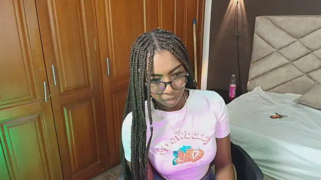 Raquel jones online show from September 29, 2025, 7:40 pm