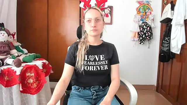 Adele johnsonn1 online show from December 19, 2025, 4:14 pm