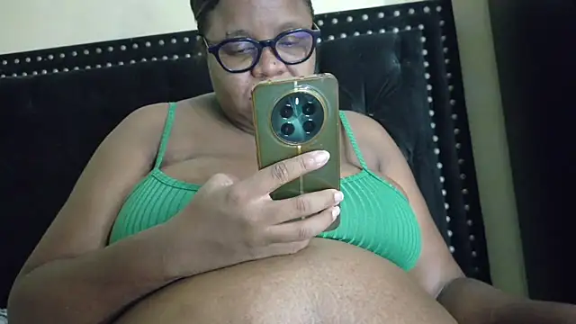 TatianaSantodomingo online show from June 18, 2026, 4:02 am