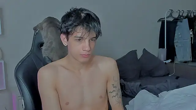 Snapshot of MarkBrowniii chatting on December 6, 2024, 8:40 pm MarkBrowniii online show from December 6, 2024, 8:40 pm