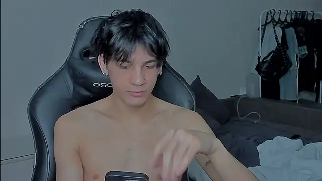 Snapshot of MarkBrowniii chatting on December 22, 2024, 10:58 pm MarkBrowniii online show from December 22, 2024, 10:58 pm