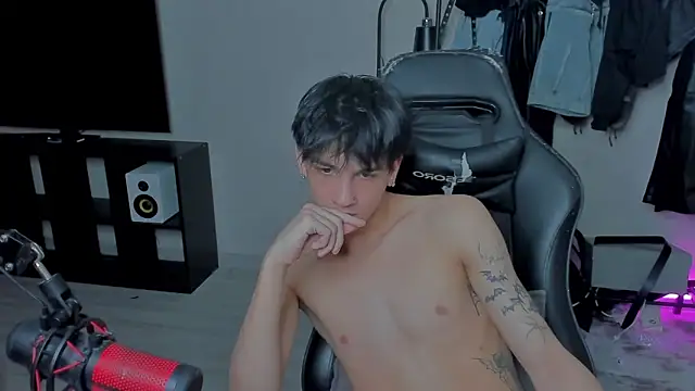 Snapshot of MarkBrowniii chatting on March 9, 2025, 10:08 pm MarkBrowniii online show from March 9, 2025, 10:08 pm