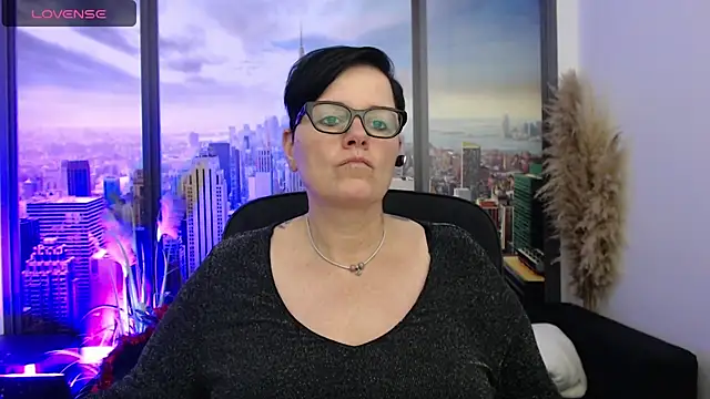 Snapshot of ninarandmann chatting on December 10, 2024, 6:06 pm ninarandmann online show from December 10, 2024, 6:06 pm