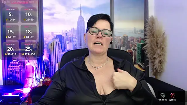 Snapshot of ninarandmann chatting on December 17, 2024, 4:43 pm ninarandmann online show from December 17, 2024, 4:43 pm