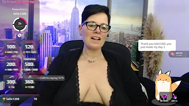 Snapshot of ninarandmann chatting on February 8, 2025, 6:33 pm ninarandmann online show from February 8, 2025, 6:33 pm