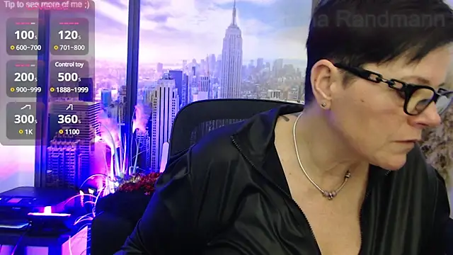 Snapshot of ninarandmann chatting on February 19, 2025, 6:54 pm ninarandmann online show from February 19, 2025, 6:54 pm