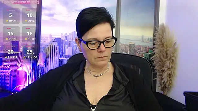 Snapshot of ninarandmann chatting on March 5, 2025, 6:34 pm ninarandmann online show from March 5, 2025, 6:34 pm