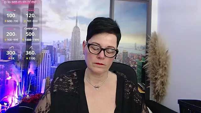 Snapshot of ninarandmann chatting on March 18, 2025, 4:48 pm ninarandmann online show from March 18, 2025, 4:48 pm