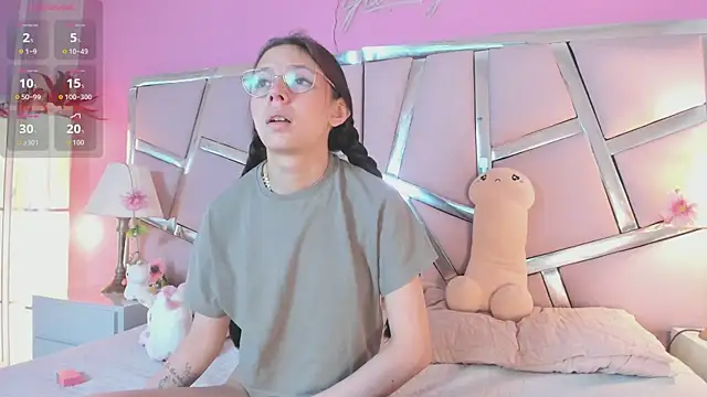 Bonniepark online show from April 17, 2026, 5:38 pm