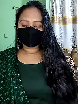 Idhika Paul online show from February 5, 2025, 4:25 pm