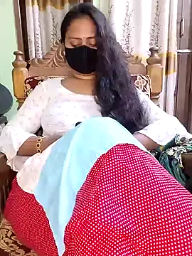 Idhika Paul online show from February 6, 2025, 11:48 pm